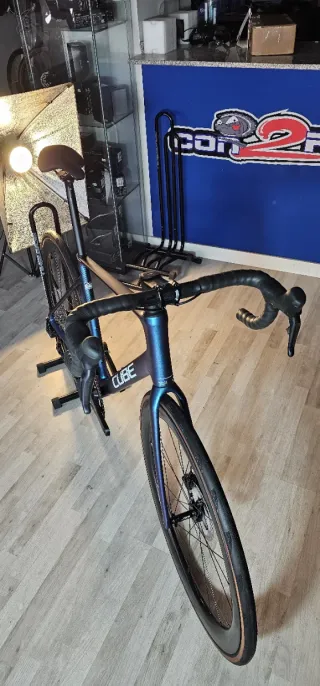 Bici carretera Cube Attain C:62 SLT 2026