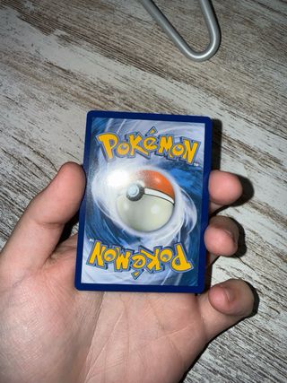 Carta Pokémon Amuleto de Bravura Dorado (SCR 175)