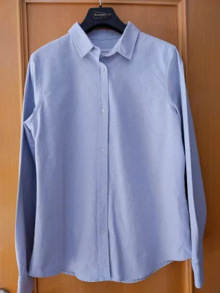 Camisa azul de manga larga