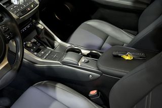 Lexus NX 2.5 300h Premium 2WD