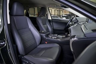 Lexus NX 2.5 300h Premium 2WD