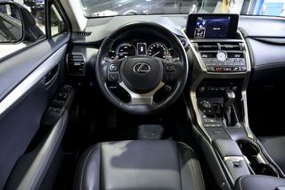 Lexus NX 2.5 300h Premium 2WD