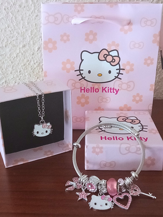 Colgante y Pulsera Hello Kitty INCLUYE CAJA Y BOLS
