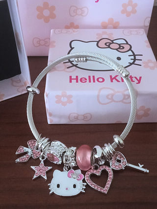 Colgante y Pulsera Hello Kitty INCLUYE CAJA Y BOLS