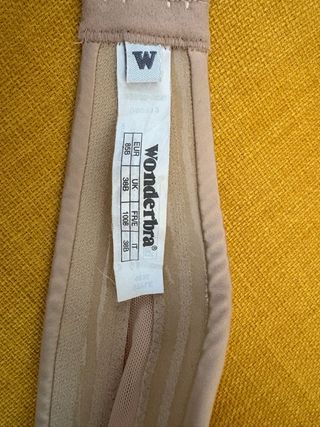 Sujetador sin tirantes Wonderbra.