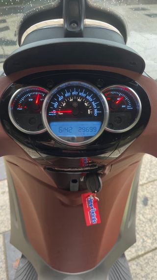 Piaggio Beverly 350 2012