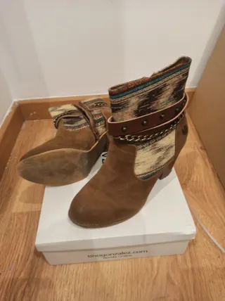 Botines ante marrón y multicolor