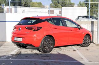 Opel Astra   1.6 CDTi SS 81kW 110CV 120 Aniversari