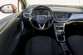 Opel Astra   1.6 CDTi SS 81kW 110CV 120 Aniversari