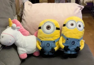 Peluche Unicornio y 2 Minions