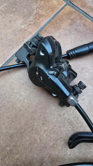 Frenos Shimano MT200 Hidráulicos