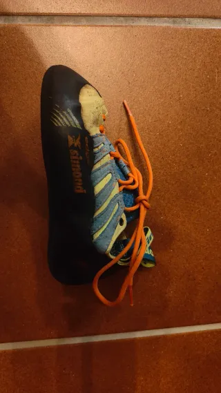 Pies de gato escalada Simond