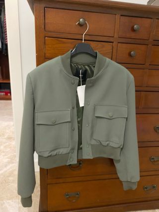 Chaqueta bomber verde