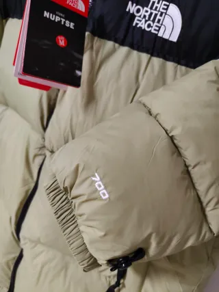 Chaqueta The North Face Verde y Negra