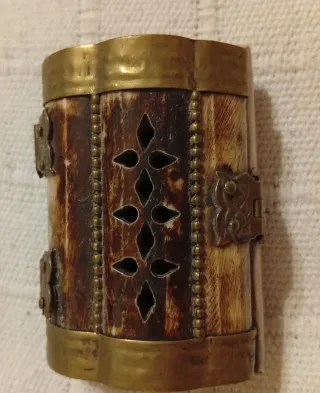 Joyero antiguo hueso y latón