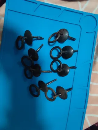 Tiradores antiguos de metal