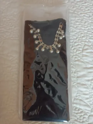 Calcetines negros con perlas y strass