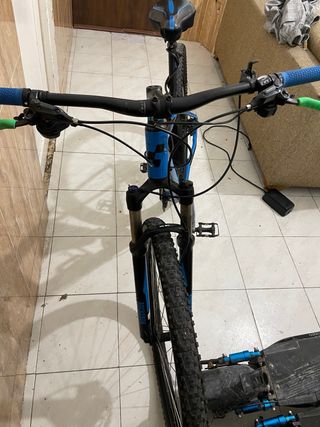 Bicicleta Cube Azul