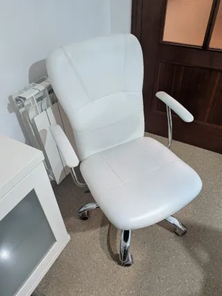 Silla de escritorio blanca