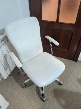 Silla de escritorio blanca