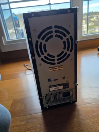 Sharkoon 8 Bay RAID Station