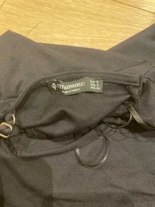 Top negro espalda abierta con tiras