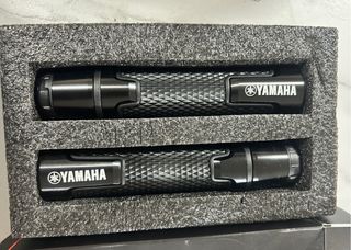 Puños Yamaha Aluminio CNC Negro 22mm