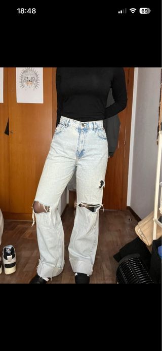Pantalones vaqueros desgastados
