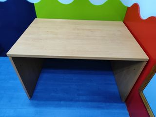 Mesa de despacho color haya