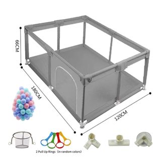 Parque de diversões infantil com bolas