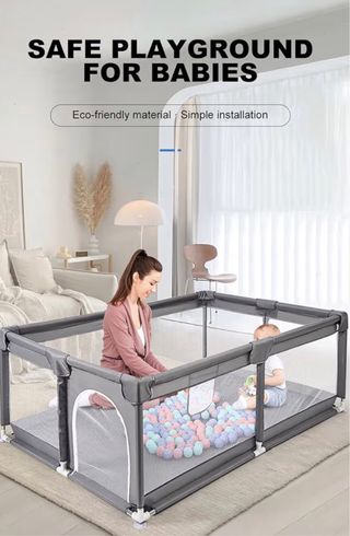 Parque de diversões infantil com bolas