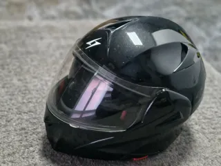 Casco de moto negro