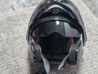 Casco de moto negro