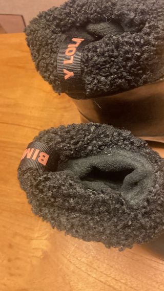 Botas Bimba y Lola tacón forro borreguito negro