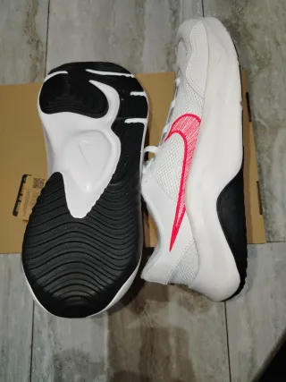 Scarpe Nike Legend Essential Rosa Bianco