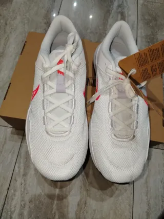 Scarpe Nike Legend Essential Rosa Bianco