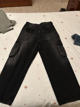 Pantalones cargo baggy Bershka negros