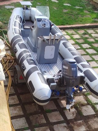 Barco semirrígido Yamaha 50CV