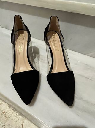 Zapatos de ante negro con transparente