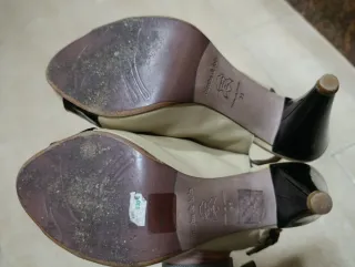 Zapatos Bimba y Lola Beige/Negro Talla 39