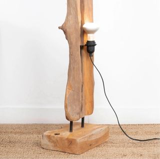 Lámpara de madera natural