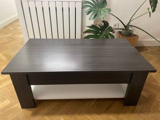 Mesa de centro elevable, buen estado, color marron