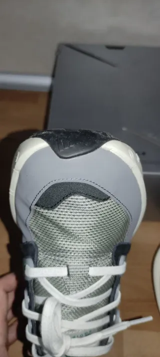 Zapatillas Adidas Running Equipment Agravic