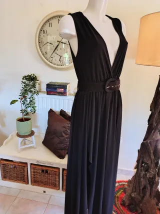 Vestido largo negro con cinturón