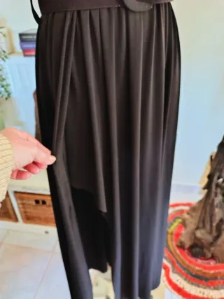 Vestido largo negro con cinturón