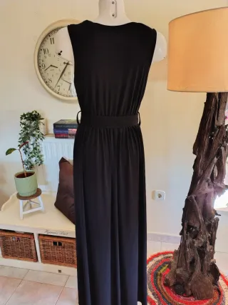 Vestido largo negro con cinturón