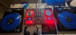 Controlador DJ Traktor S4 MK3 + Traktor Pro