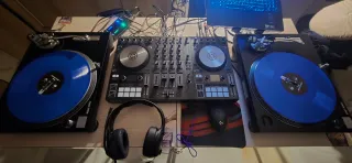 Controlador DJ Traktor S4 MK3 + Traktor Pro