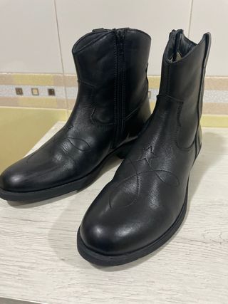 Botas de Piel Negras Talla 37 marca COCONUT,