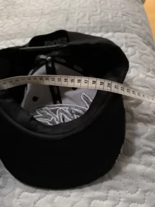 Gorra Vans Negra y Morada